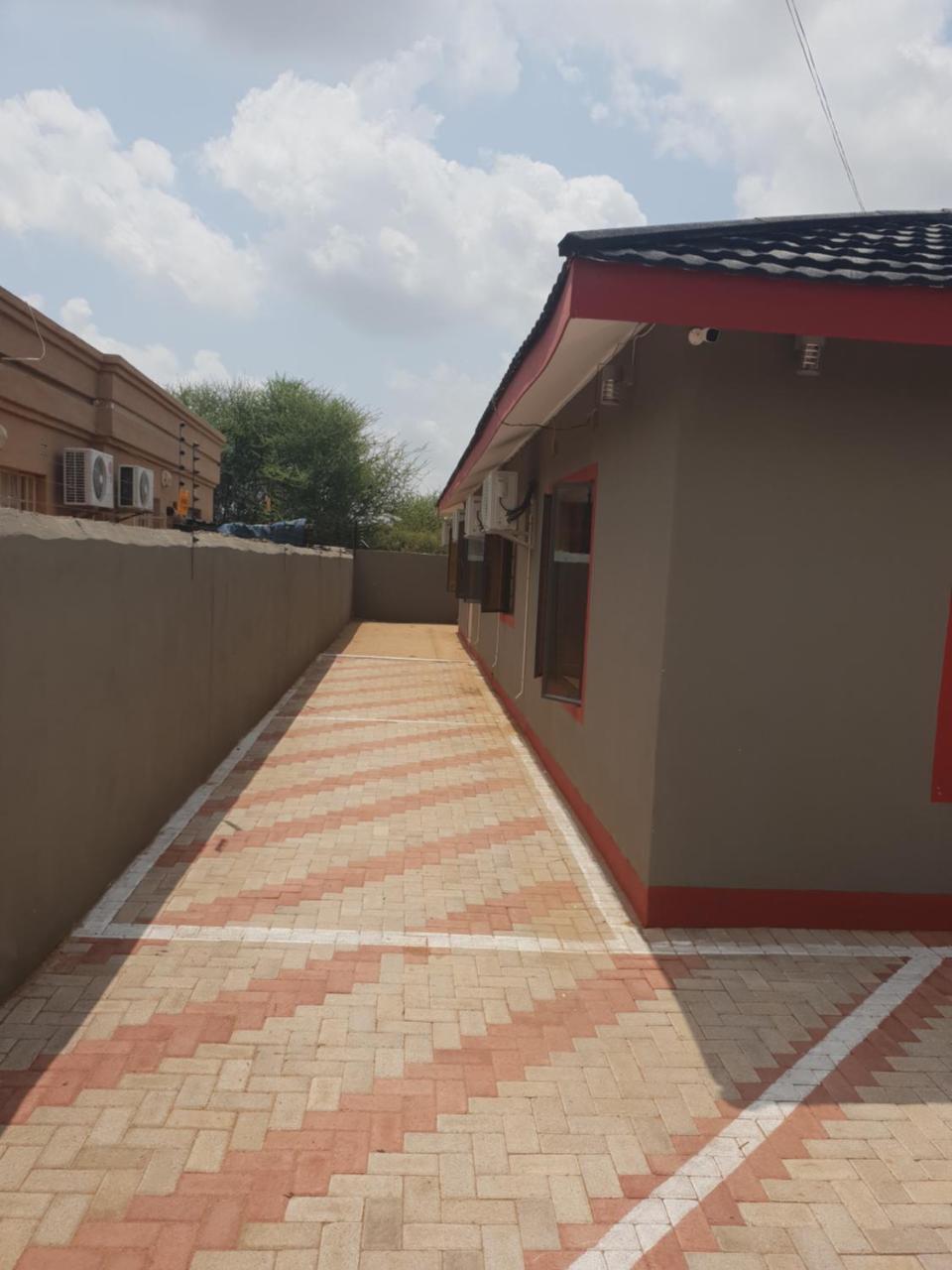 Mathlyn Guesthouse Gaborone Exterior photo