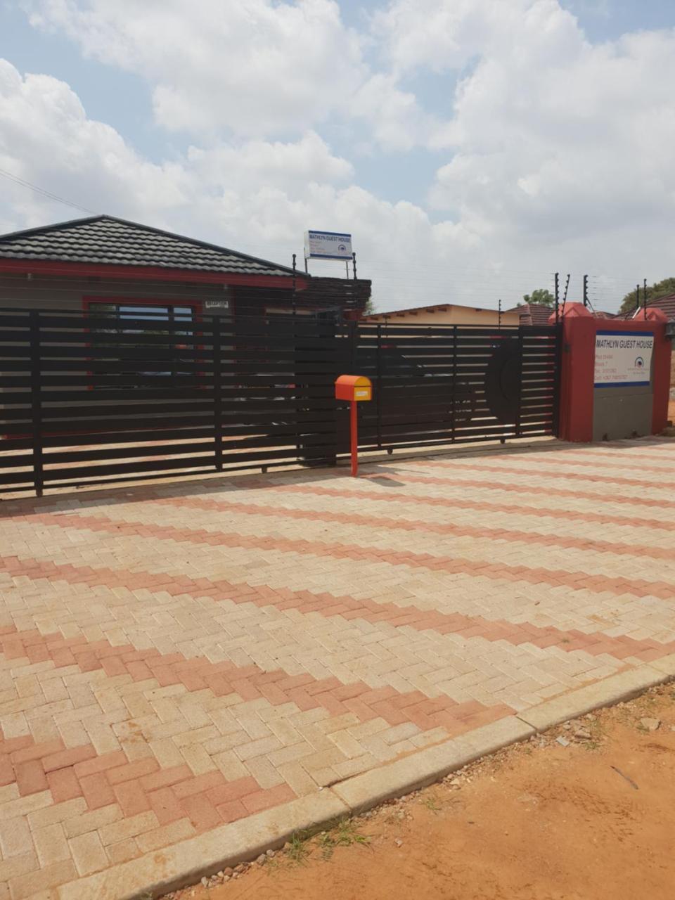 Mathlyn Guesthouse Gaborone Exterior photo